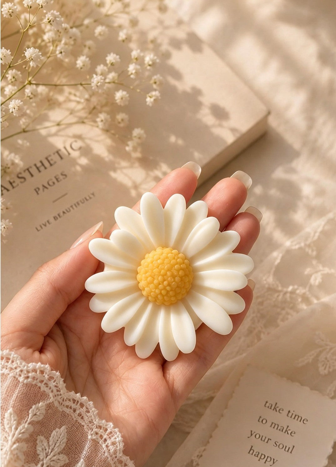Daisy Bloom Candle