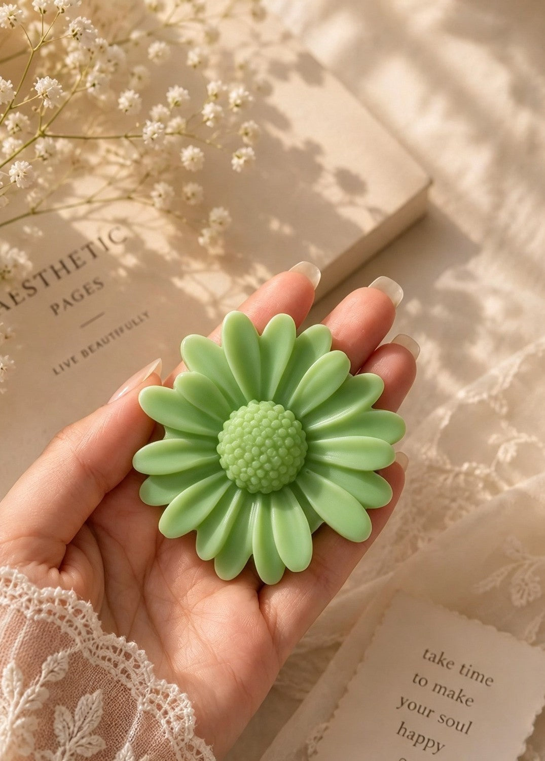 Daisy Bloom Candle