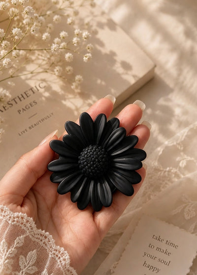 Daisy Bloom Candle