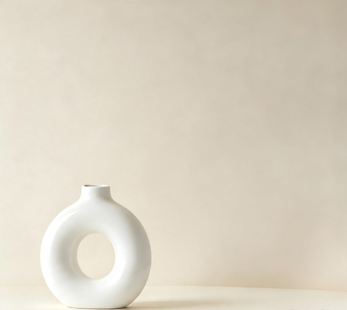 Aura Ring Vase