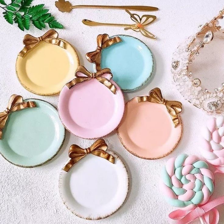 mini round tray with cute bow